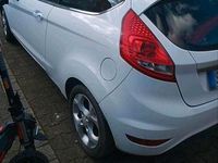 Gebraucht Ford Fiesta 120 PS (88 kW) 2009 Weiß Kleinwagen