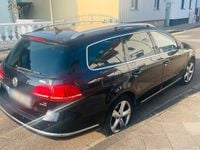 Gebraucht VW Passat Highline 150 PS (110 kW) 2012 Schwarz Kombi