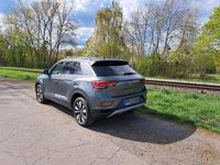 Gebraucht VW T-Roc Life 150 PS (110 kW) 2024 Grau SUV