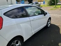 Gebraucht Ford Fiesta 60 PS (44 kW) 2011 Weiß Kleinwagen