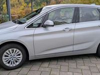 Gebraucht BMW 220 Luxury Line 192 PS (141 kW) 2015 Silber Kombi
