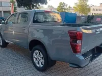 Neu Isuzu D-Max 163 PS (119 kW) 2026 Grau Pickup