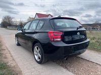 Gebraucht BMW 114 102 PS (75 kW) 2012 Schwarz Kleinwagen