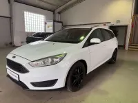 Gebraucht Ford Focus 125 PS (91 kW) 2017 Frozen white Kombi