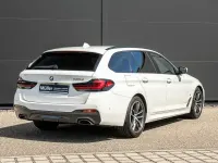 Gebraucht BMW 530 M Sport 286 PS (210 kW) 2023 Alpinweiss Kombi