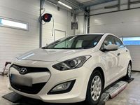 gebraucht Hyundai i30 1.4 FIFA World Cup EDITION Navi PDC Bluetoo.