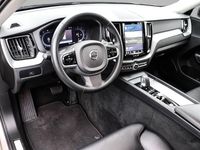 Gebraucht Volvo XC60 Plus 197 PS (144 kW) 2023 Grau SUV