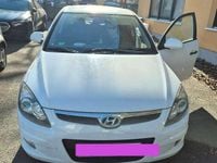 Gebraucht Hyundai i30 105 PS (77 kW) 2010 Weiß Limousine