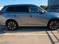 Gebraucht Mitsubishi Outlander P-HEV Plus 203 PS (149 kW) 2018 Grau SUV