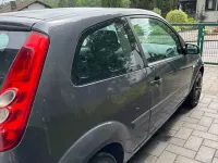 Gebraucht Ford Fiesta 90 PS (66 kW) 2007 Blau Kleinwagen