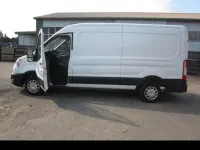 Gebraucht Ford Transit 131 PS (96 kW) 2020 Weiß Van / Kleinbus
