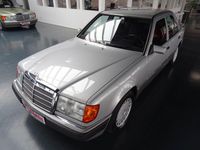 Gebraucht Mercedes E230 132 PS (97 kW) 1989 Silber Limousine