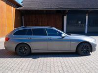 Gebraucht BMW 525 218 PS (160 kW) 2012 Grau Kombi