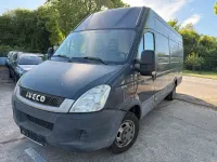 Second-hand Iveco Daily 126 CP (92 kW) 2011 Gri Break