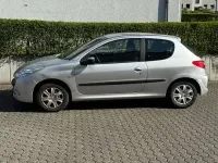 Gebraucht Peugeot 206 75 PS (55 kW) 2010 Silber Limousine