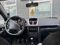 Gebraucht Peugeot 207 95 PS (69 kW) 2009 Schwarz Kleinwagen