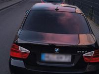 Gebraucht BMW 318 143 PS (105 kW) 2008 Schwarz Limousine