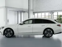 Gebraucht Mercedes E300 197 PS (144 kW) 2025 Manufaktur lack manufaktur opa Kombi