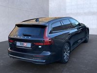 Gebraucht Volvo V60 Plus 455 PS (334 kW) 2022 Onyx black (metallic) Kombi