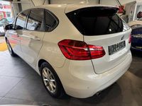Gebraucht BMW 220 Active Tourer Basis 190 PS (139 kW) 2015 Weiß Van / Kleinbus