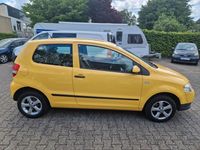 Gebraucht VW Fox Basis 54 PS (39 kW) 2008 Gelb Kleinwagen