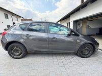 Gebraucht Opel Astra Design Edition 110 PS (80 kW) 2011 Grau Limousine