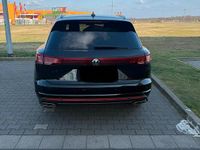 Gebraucht VW Touareg Elegance 231 PS (169 kW) 2024 Schwarz SUV