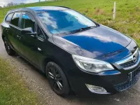 Gebraucht Opel Astra 140 PS (102 kW) 2011 Schwarz Kombi