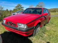 Używany Alfa Romeo 75 148 KM (108 kW) 1990 Czerwony Sedan/Limuzyna