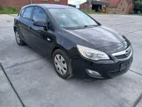 Gebraucht Opel Astra Design Edition 87 PS (63 kW) 2012 Schwarz Limousine