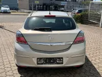 Używany Opel Astra GTC Selection 90 KM (66 kW) 2009 Złoty Coupe