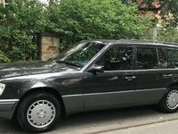 Gebraucht Mercedes E300 179 PS (131 kW) 1995 Schwarz Kombi