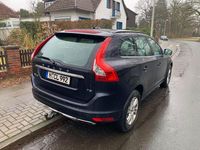 Gebraucht Volvo XC60 Momentum 245 PS (180 kW) 2017 Blau SUV