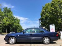 Gebraucht Mercedes E230 Elegance 150 PS (110 kW) 1996 Blau Limousine