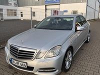 Gebraucht Mercedes E220 Avantgarde 170 PS (125 kW) 2011 Silber Limousine