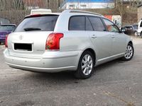 gebraucht Toyota Avensis Kombi 1.8 Travel Navi PDC HU/AU neu