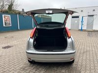 Gebraucht Ford Focus 116 PS (85 kW) 2002 Silber Limousine