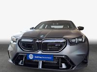 Neu BMW M5 727 PS (534 kW) 2026 Grau Limousine