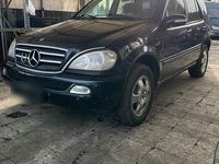 Gebraucht Mercedes ML270 163 PS (119 kW) 2001 Blau SUV