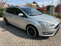 Gebraucht Ford Focus Titanium 125 PS (91 kW) 2015 Silber Limousine