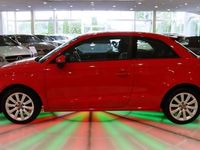 gebraucht Audi A1 Ambiente Automatik*KLIMAAUT*PDC*ALU*SHZ*MFL*