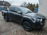 Gebraucht Toyota HiLux Comfort 150 PS (110 kW) 2024 Grau Pickup