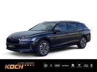 Neu Skoda Superb Selection 150 PS (110 kW) 2025 Ebony schwarz metallic Kombi