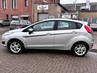 Gebraucht Ford Fiesta Celebration 80 PS (58 kW) 2016 Silber Kleinwagen