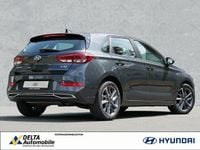 Gebraucht Hyundai i30 Trend 120 PS (88 kW) 2022 Dark knight / mic Limousine