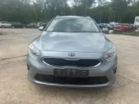 Usado Kia Ceed 136 CV (100 kW) 2019 Plateado Utilitario