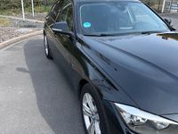 Gebraucht BMW 320 Sport Line 184 PS (135 kW) 2014 Schwarz Limousine
