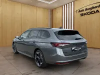 Neu Skoda Superb SportLine 150 PS (110 kW) 2026 Graphitegrau Kombi