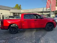 Ny Dodge Ram 420 HK (308 kW) 2025 Rød Pickup / Ladvogn