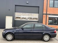 Second-hand BMW 318 143 CP (105 kW) 2004 Albastru Berlinǎ